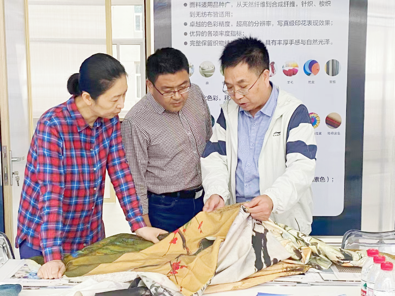 新鄉(xiāng)市副市長(zhǎng)陳穎穎蒞臨飛鷺參觀指導(dǎo)